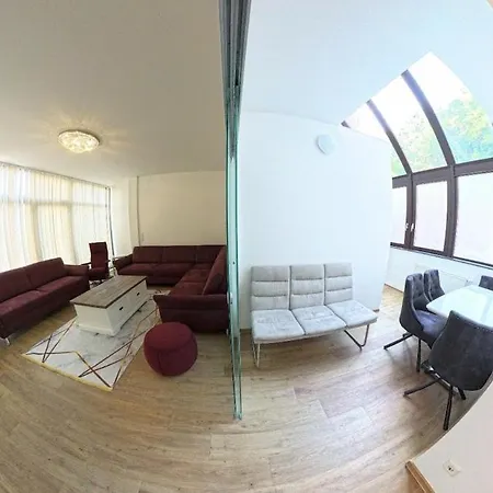Spacious 4-bedroom House For 8 People